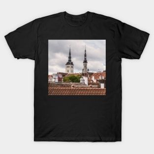 Estonia, Tallinn, Vanatallinn old city view T-Shirt